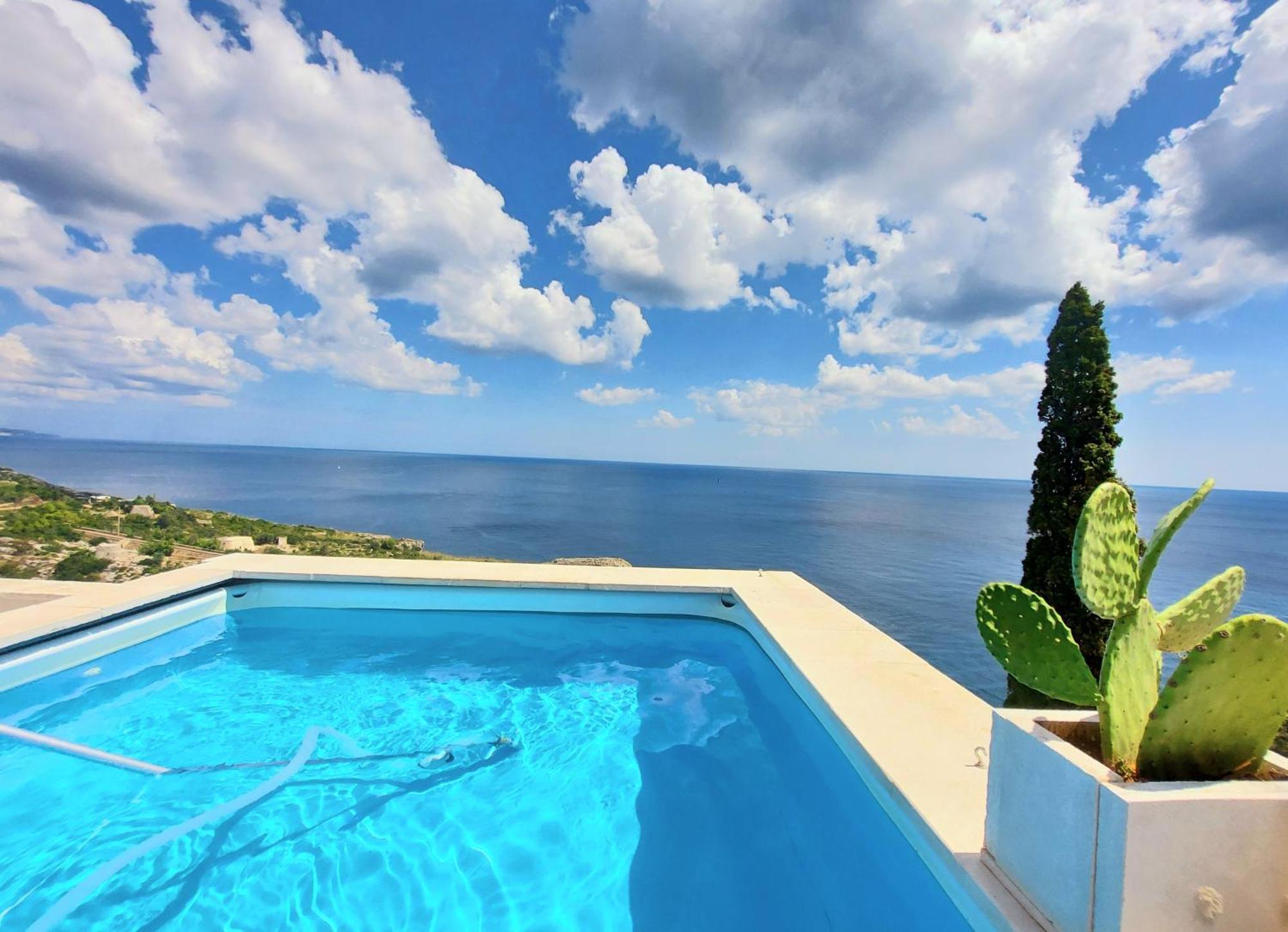 Blu Suite Cottage Sul Mare E Swimming Pool Tricase Bagian luar foto